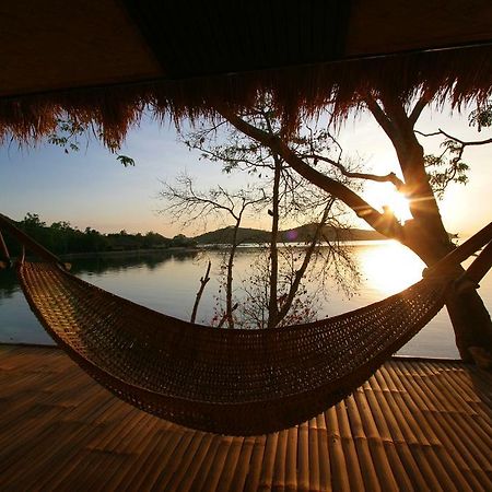 Coral Bay Beach And Dive Resort Busuanga Buitenkant foto