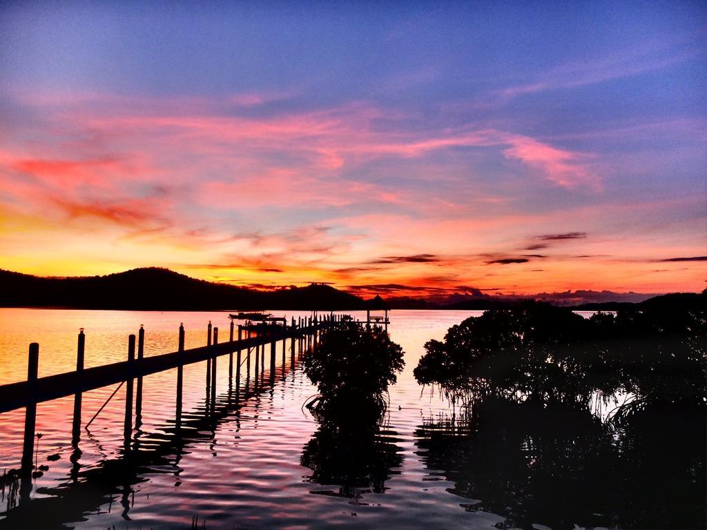 Coral Bay Beach And Dive Resort Busuanga Buitenkant foto